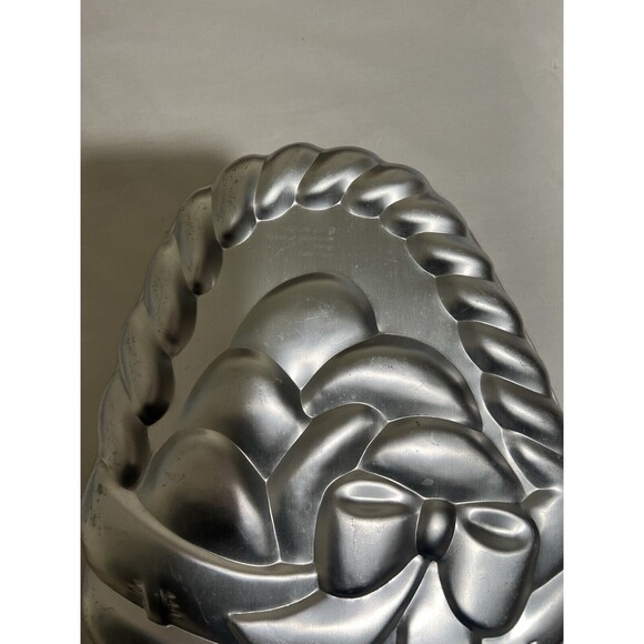 Vintage Wilton Easter Egg Basket #502-1727 Cake Pan 1980 Aluminum Spring - X - Picture 7 of 8